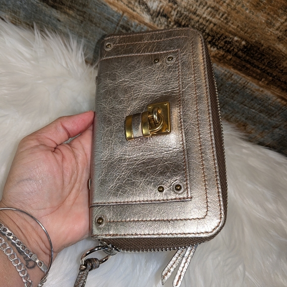 Chloe Paddington Metallic Gold Long Zippy Wallet - Picture 11 of 13